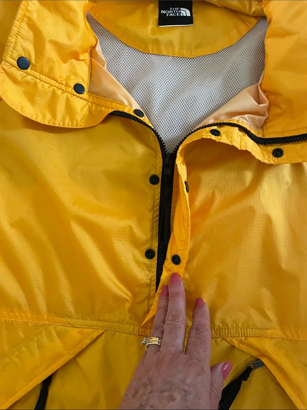 VINTAGE THE NORTH FACE ACTIVENT YELLOW PULLOVER ANORAK JACKET WINDBREAKER